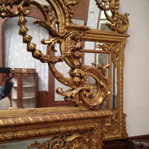 paire de miroirs à pare closes de style Louis XIV en bois doré . XIX siècle .