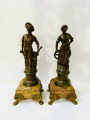 paire de sujet en régule thème Attelions et la fileuse . XX siècle .