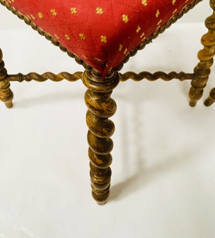 paire de tabourets de style Louis XIII en bois patiné et dorure . XIX siècle .