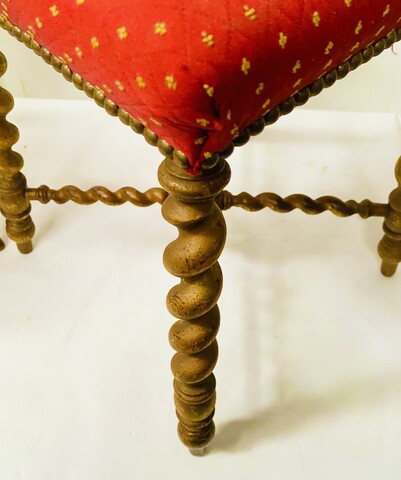 paire de tabourets de style Louis XIII en bois patiné et dorure . XIX siècle .