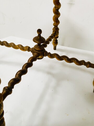 paire de tabourets de style Louis XIII en bois patiné et dorure . XIX siècle .