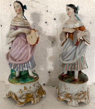 Paire de tulipiers en porcelaine polychrome XX siècle