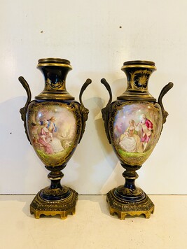 paire de vases polychrome et or décor scène galantes . XIX siècle .