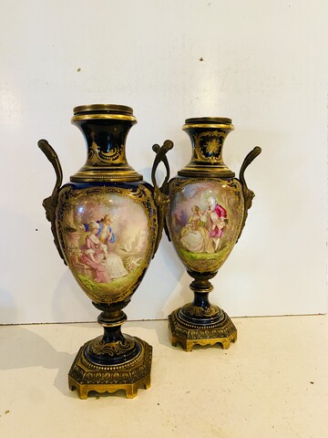 paire de vases polychrome et or décor scène galantes . XIX siècle .