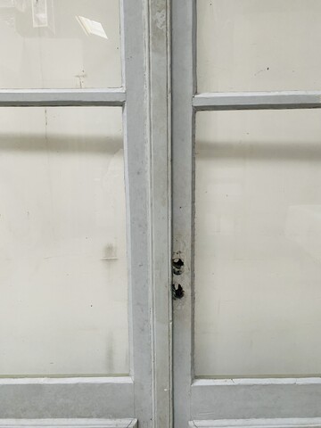 paires de portes à grand carreaux partie haute arrondis . XIX siècle .