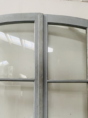 paires de portes à grand carreaux partie haute arrondis . XIX siècle .