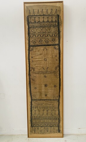 panneau décoratif à motif floral origine Polynésie . XX siècle.