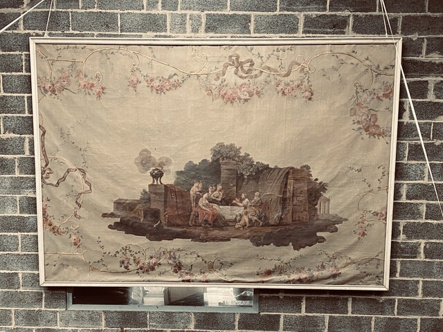 panneau décoratif décor scène à l'antique peint sur encadrement . XIX siècle .