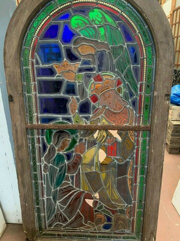 Panneau en vitrail representant un couronnement XIX siècle