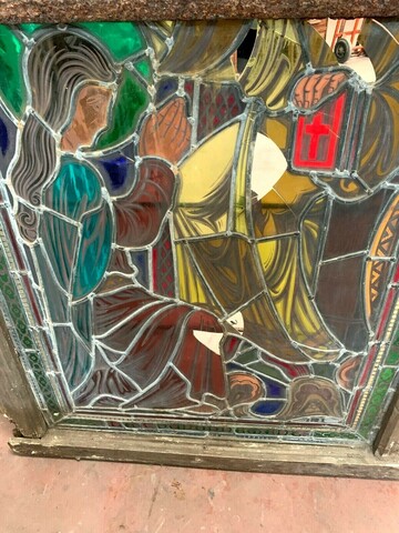 Panneau en vitrail representant un couronnement XIX siècle