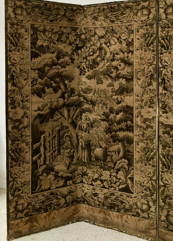 Paravent a quatre feuilles en tapisserie à décor de paysages animés .XX siècle.