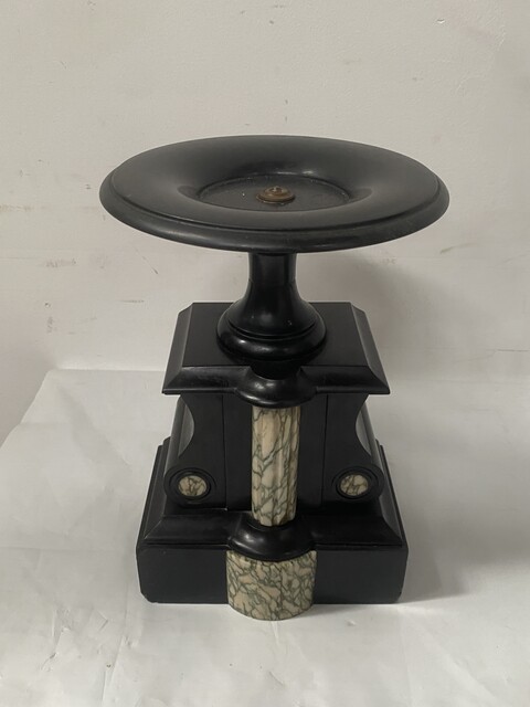 pendule portique et cassolettes époque Louis Philippe en marbre . XIX siècle .