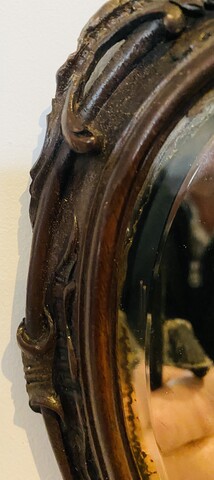 petit miroir à mains en bois finement sculpté miroir biseauté . XIX siècle .