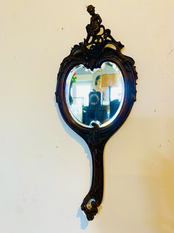 petit miroir à mains en bois finement sculpté miroir biseauté . XIX siècle .