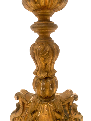 pique cierge en bois sculptée doré reposant sur socle noir . XIX siècle .