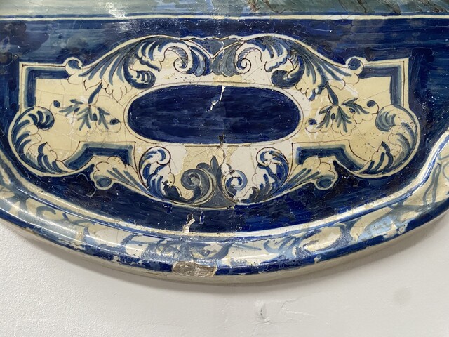 plaque en faïence de Delft . XVIII décor en camaïeu bleu . XVIII siècle .
