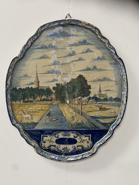 plaque en faïence de Delft . XVIII décor en camaïeu bleu . XVIII siècle .