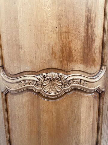 Porte arrondie double face en chêne massif finement sculpté . XIX siècle .