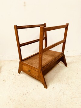 porte carton ou porte gravures en chêne comporte un tiroir . XX siècle.