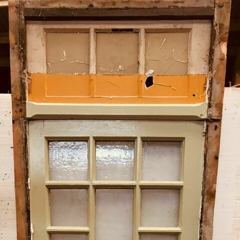 Porte de service a petits carreaux et imposte vitrée XX siècle