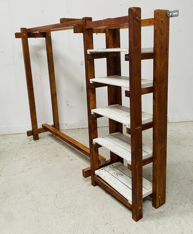 porte manteau architecturale en sapin massif . XX siècle .