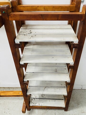 porte manteau architecturale en sapin massif . XX siècle .