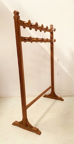 porte manteau en frêne patine brune clair . XX siècle .