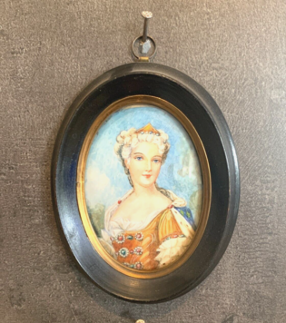 Portrait en miniature d'une jeune femme XX siècle