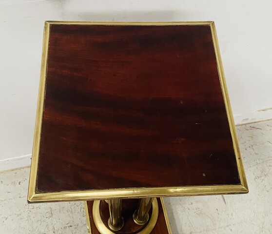  sellette style Napoléon III en Placage acajou et filets de laiton . XX siècle .