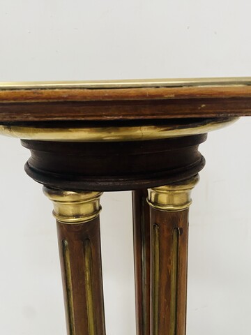  sellette style Napoléon III en Placage acajou et filets de laiton . XX siècle .