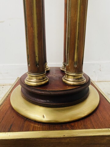  sellette style Napoléon III en Placage acajou et filets de laiton . XX siècle .