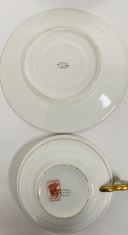 service à café et Thé comportant 25 pièces en porcelaine polychrome . XX siècle.