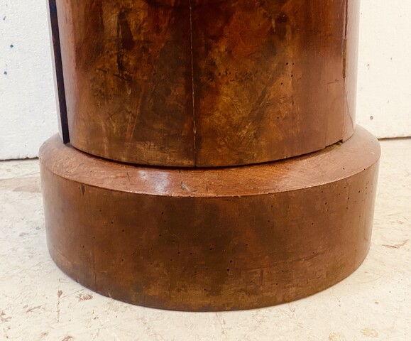 somno ou chevet cylindre époque Napoléon III en placage d'acajou . XIX siècle .