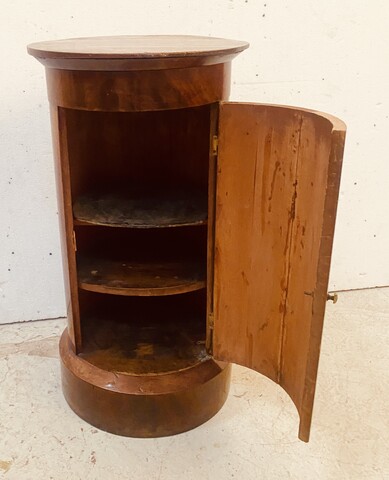 somno ou chevet cylindre époque Napoléon III en placage d'acajou . XIX siècle .