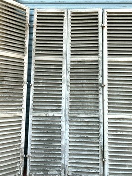 Suite de huit volets avec volets en chêne massif XIXe siècle