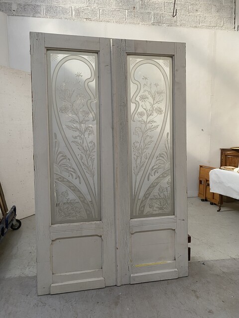 suite de portes art nouveaux de séparations  gravées thème décor florales