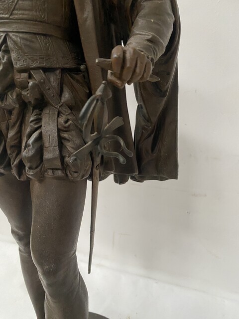 sujet régule thème le taillandiers sur socle rond en régule . XX siècle .