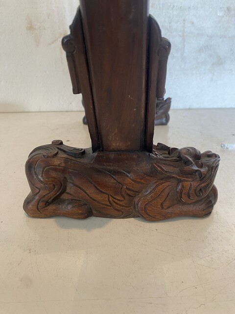 support de pinceaux de calligraphie en bois massif sculptée . XX siècle .