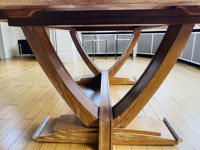 table art déco en chêne cérusé piètement base métal chrome . XX siècle .