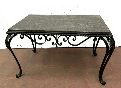 Table basse en fer forgé et marbre XX siècle