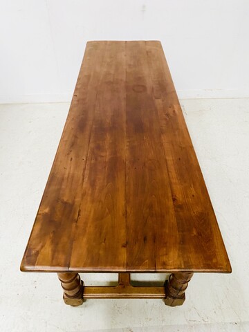 table de monastère en bois massif piétement boule à entretoise . XIX siècle .