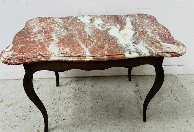 table de salon époque Louis XV en chêne massif dessus marbre . XX siècle .