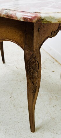 table de salon époque Louis XV en chêne massif dessus marbre . XX siècle .