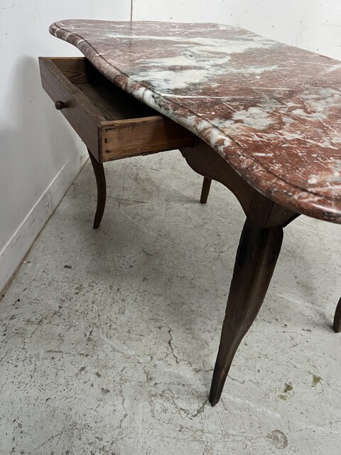 table de salon époque Louis XV en chêne massif dessus marbre . XX siècle .