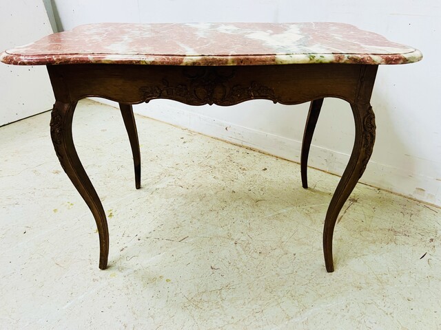 table de salon époque Louis XV en chêne massif dessus marbre . XX siècle .