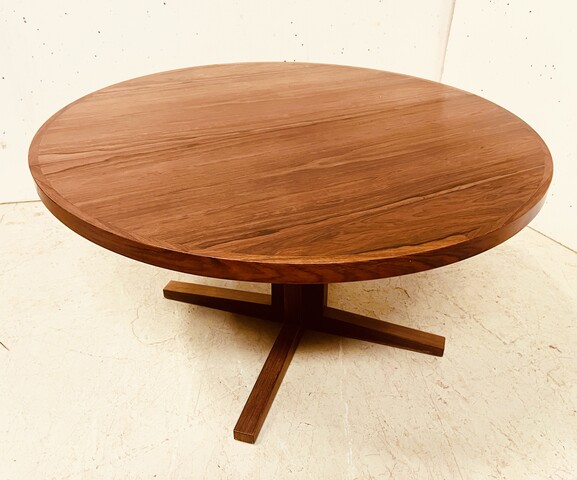 table en teck à allonges conçue par John Mortensen . XX siècle .