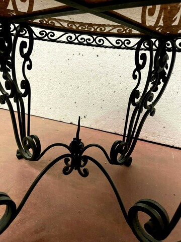 Table ronde de salon en fer forgé et marbre XX siècle