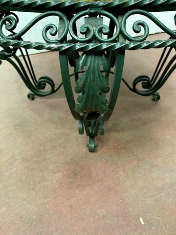 Table ronde de salon en fer forgé et marbre XX siècle