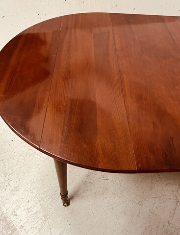 table six pieds à abattant en acajou massif piétements conique . XIX siècle .