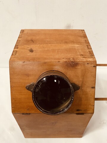  visionneur de photos sur verre boite en noyer massif . XIX siècle .